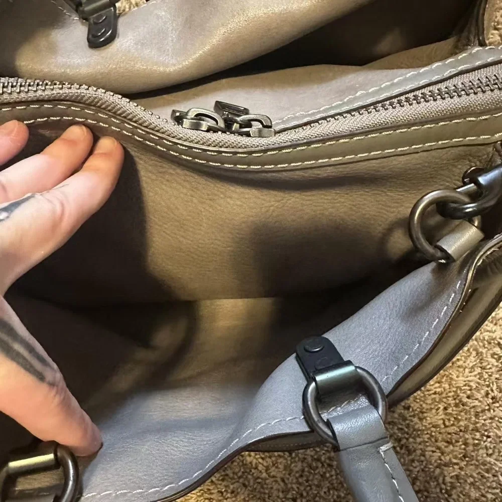 Coach - Picture 4 of 8